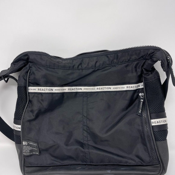 Kenneth Cole Reaction Messenger Bag - Picture 3 of 12